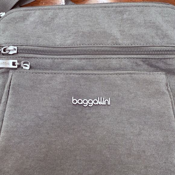 Baggallini Triple Zip Crossbody/Shoulder Bag w/ Removable Strap Travel Silver - Picture 2 of 4